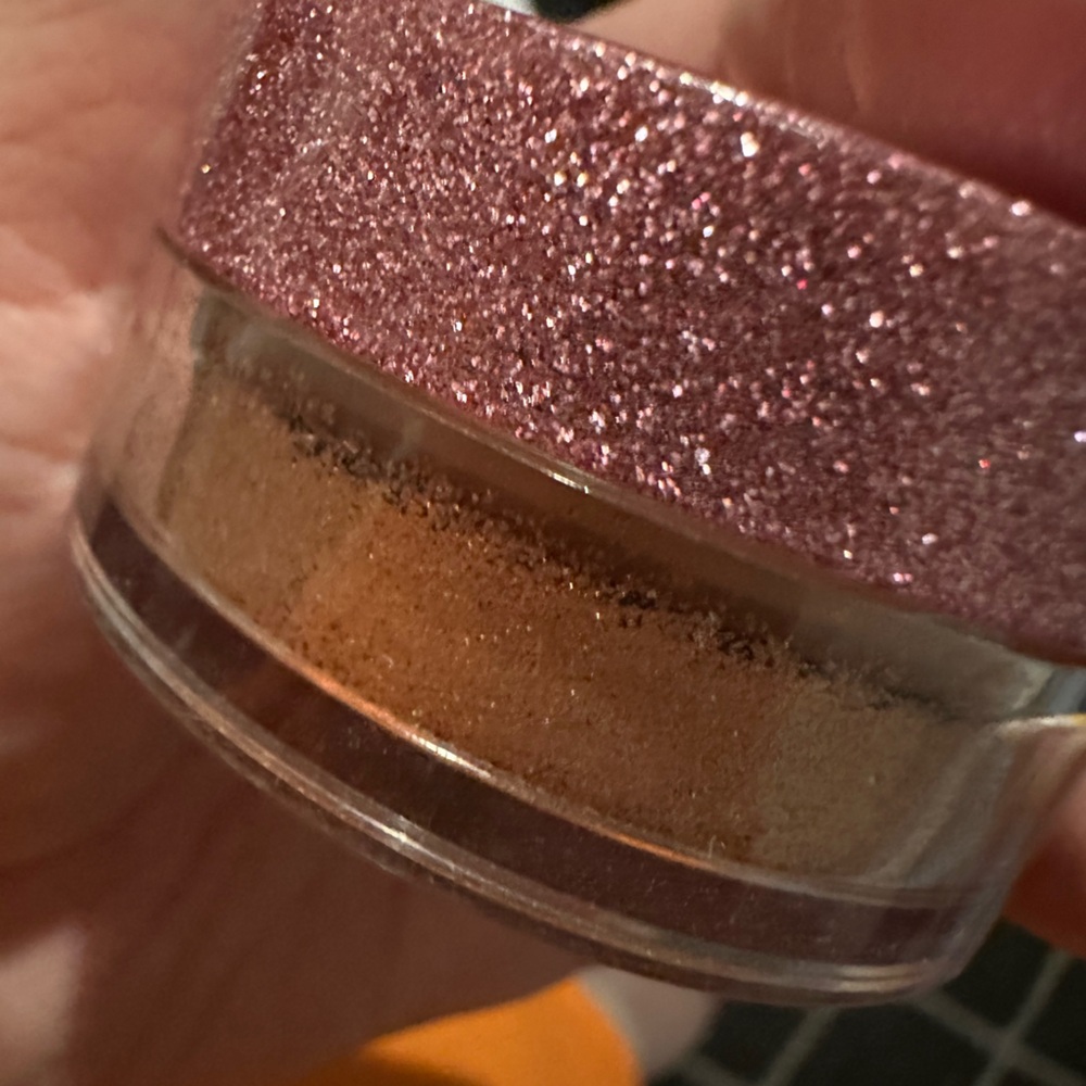 Anastasia beverly hill loose highlighter in sunset aura